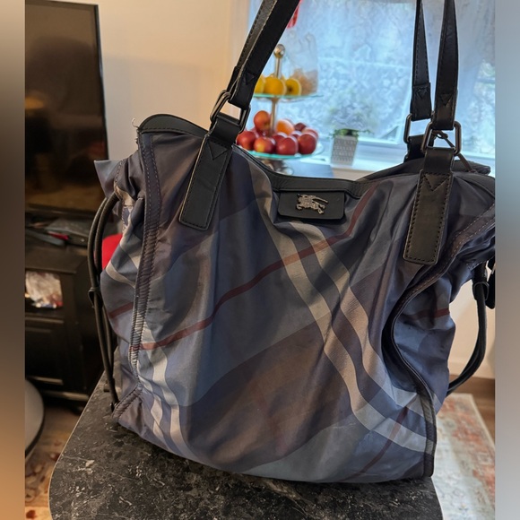 Burberry Tote Bag - Picture 2 of 8
